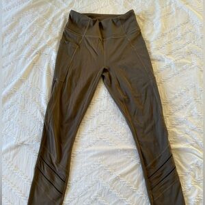 Fabletics Motion Leggings with Pockets